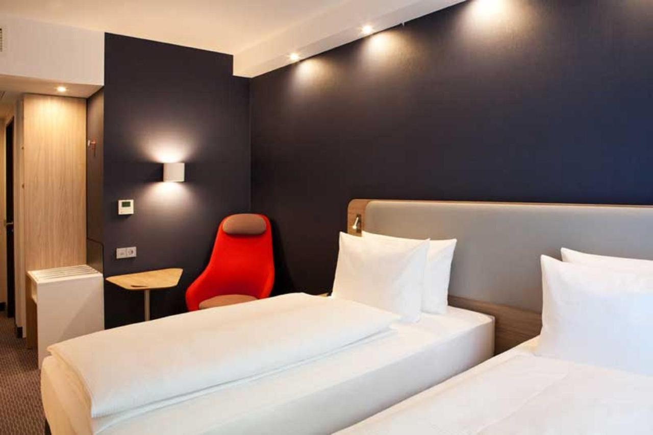 Holiday Inn Express Fuerth By Ihg Bagian luar foto