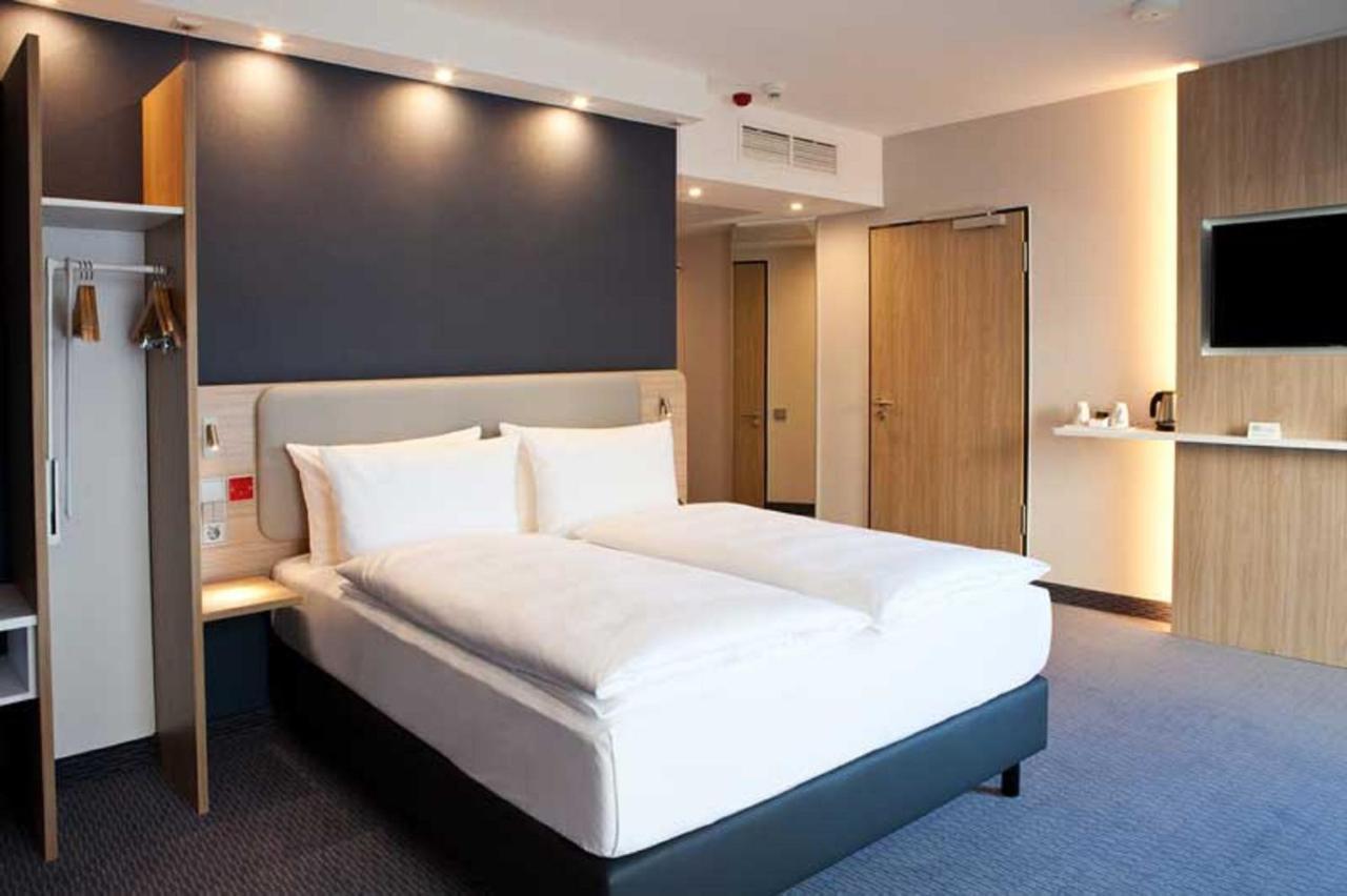 Holiday Inn Express Fuerth By Ihg Bagian luar foto